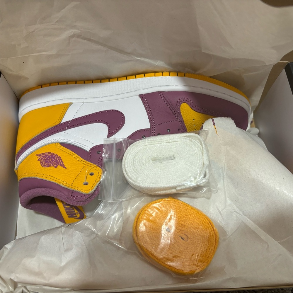 Jordan 1 High OG Brotherhoods